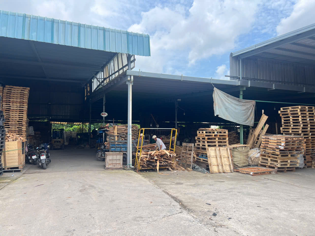 Pallet gỗ truyền thống và pallet theo yêu cầu